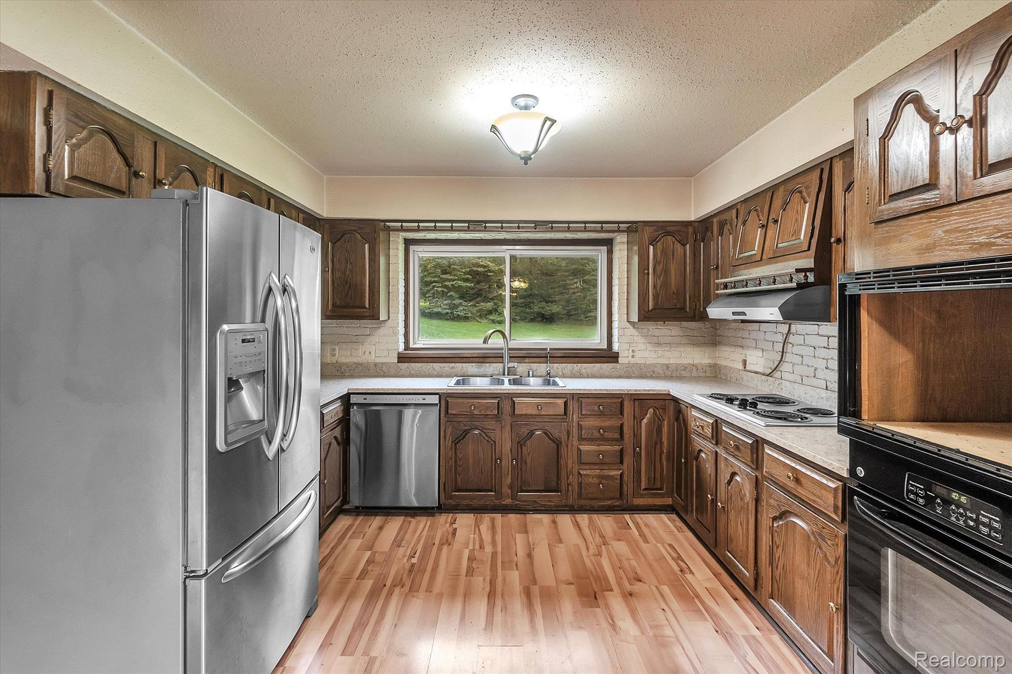 11512 Center Road Fenton, MI 48430 - Photo 11 of 45 Gallery Image 11