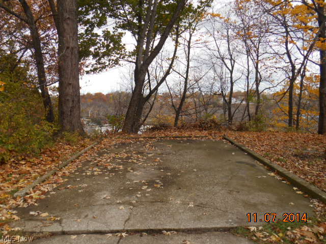 3440 Henninger Road Cleveland, OH 44109 - Photo 3 of 8 Gallery Image 3