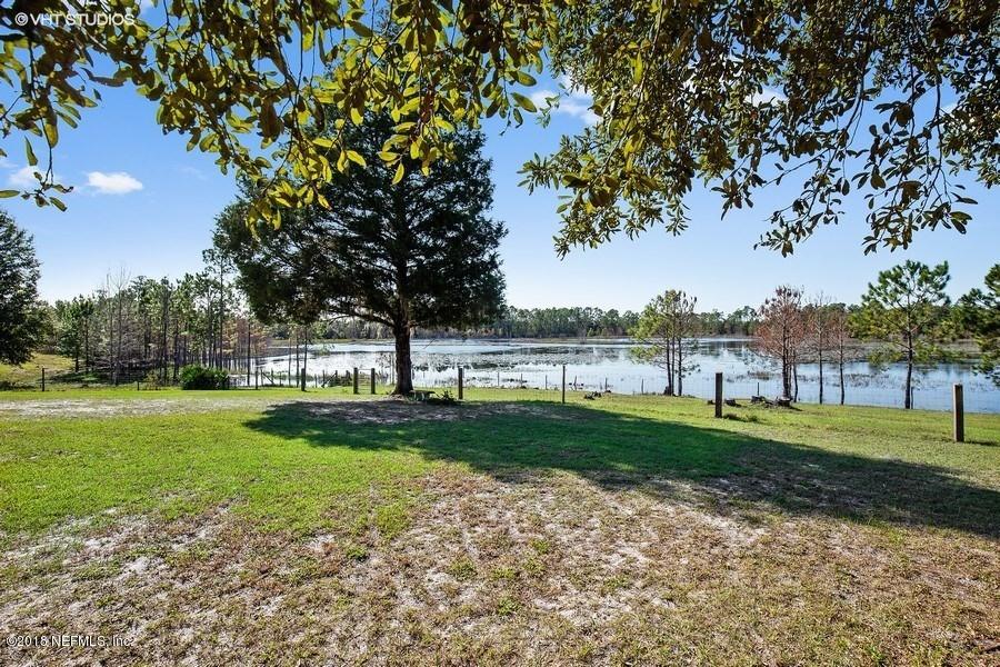 144 Clear Lake Road Crescent City, FL 32112 - Photo 29 of 35 21_144ClearLakeRd_26002_BackYard_LowRes