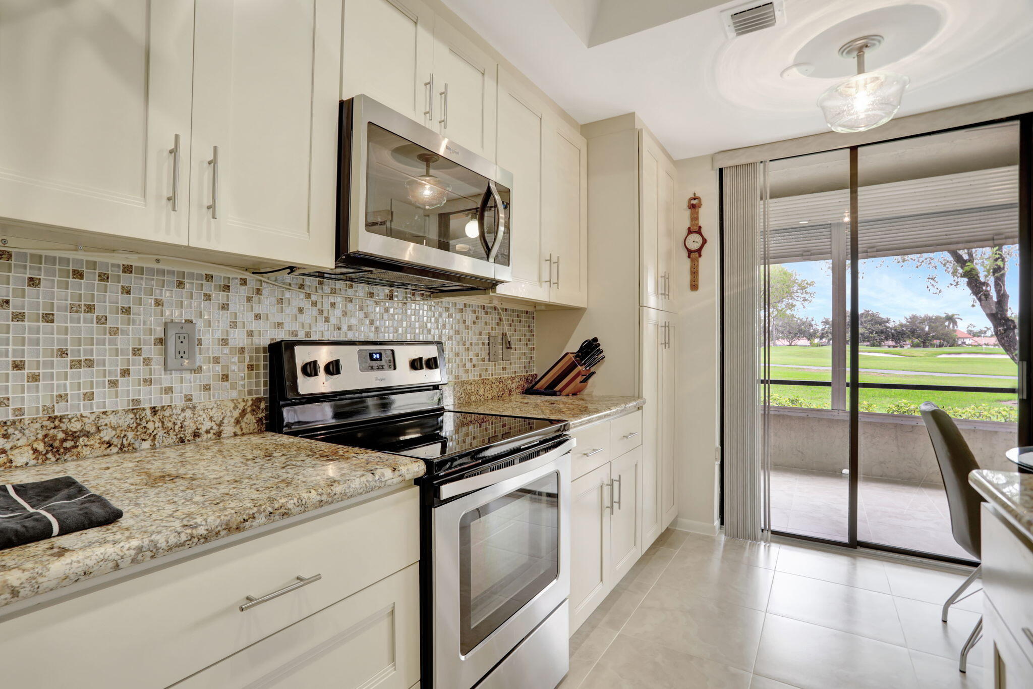 7460 La Paz Boulevard, Unit 108 Boca Raton, FL 33433 - Photo 12 of 40 kitchen