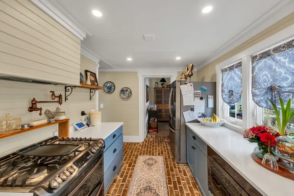 a view of a hallway with elevator