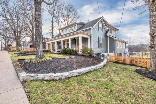 a view of a living room