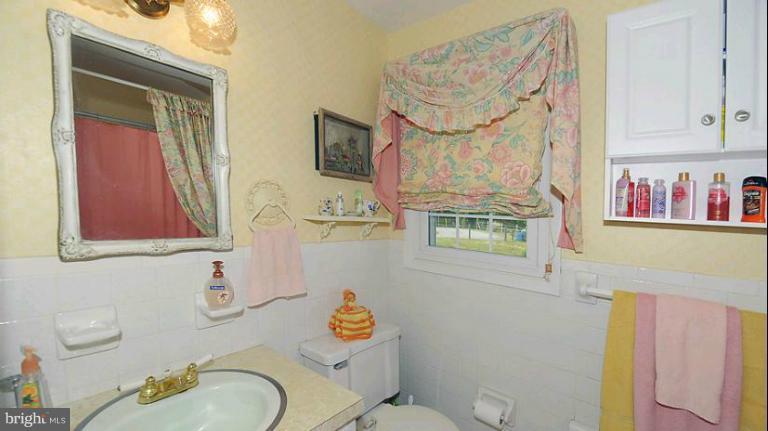 10546 Old Annapolis Road Frederick, MD 21701 - Photo 13 of 30 Bath