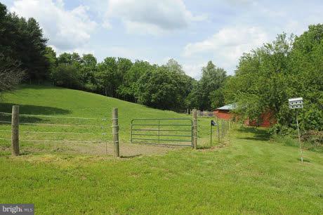 10546 Old Annapolis Road Frederick, MD 21701 - Photo 17 of 30 View