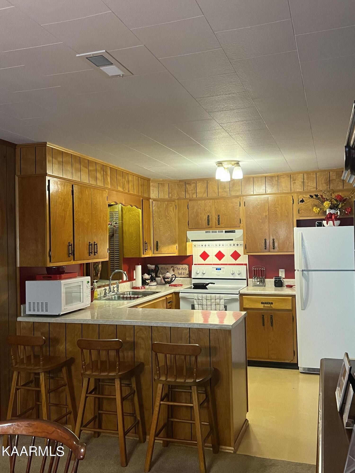 4809 Miser Station Road Friendsville, TN 37737 - Photo 4 of 17 Gallery Image 4
