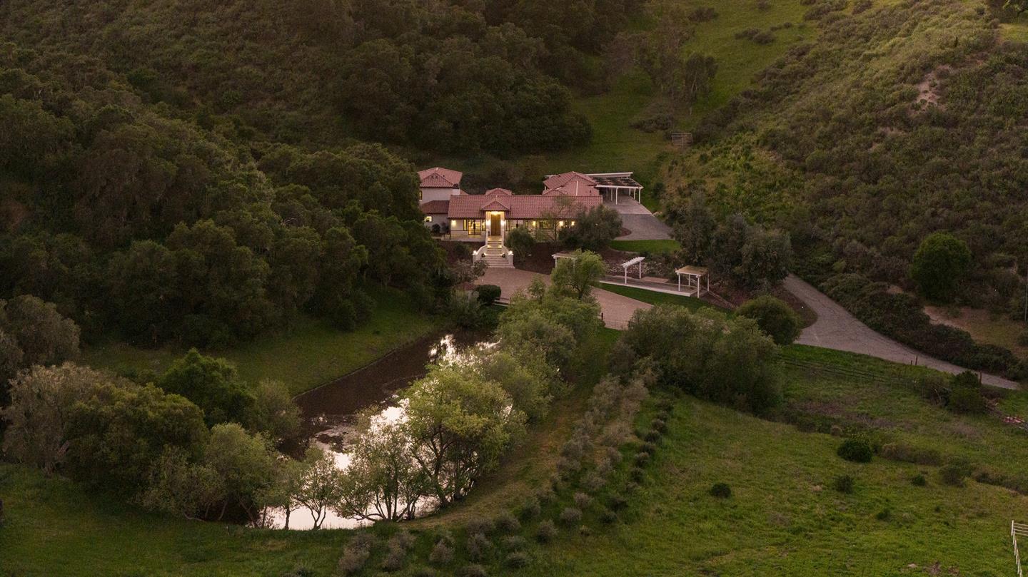 372 Corral De Tierra Road Salinas, CA 93908 - Photo 3 of 30