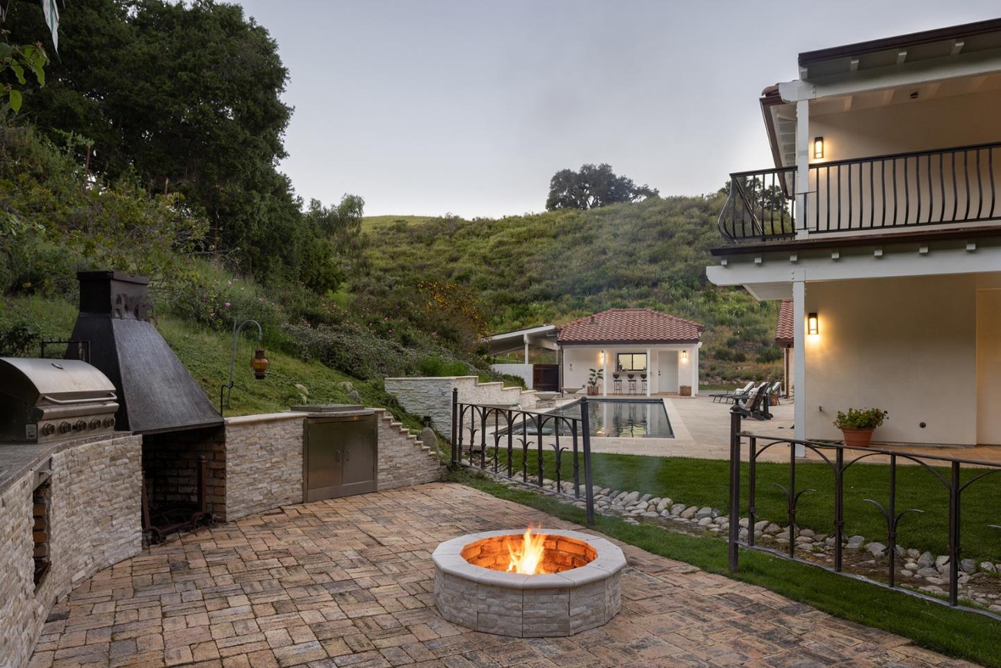 372 Corral De Tierra Road Salinas, CA 93908 - Photo 7 of 30