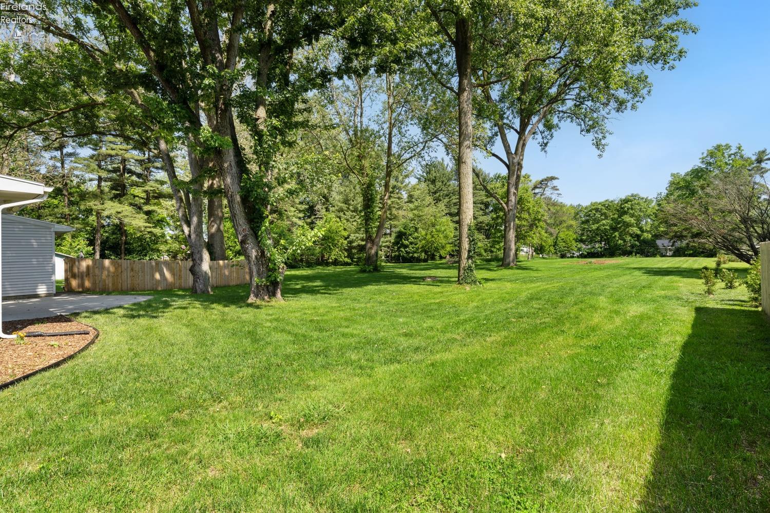 1092 Farnsworth Road Waterville, OH 43566 - Photo 31 of 37 Gallery Image 31