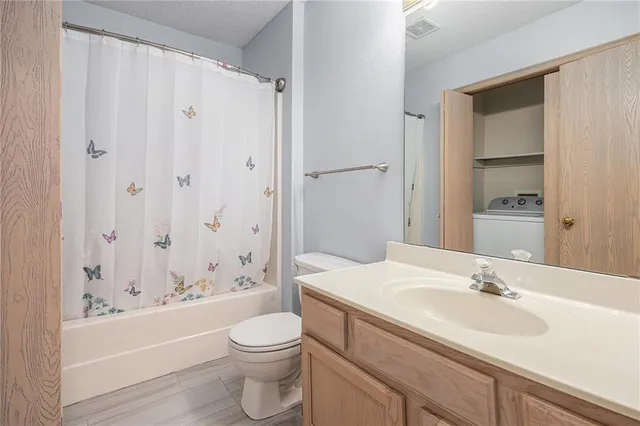 $195,000 | 1324 Southeast Norwood Drive, Lee's Summit, MO 64081