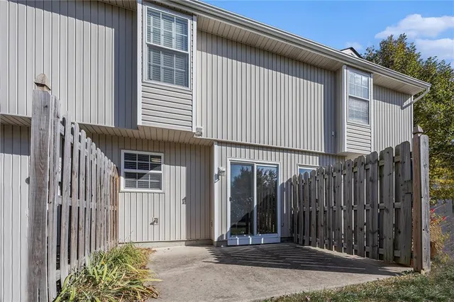 $195,000 | 1324 Southeast Norwood Drive, Lee's Summit, MO 64081