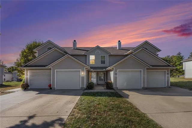 $195,000 | 1324 Southeast Norwood Drive, Lee's Summit, MO 64081