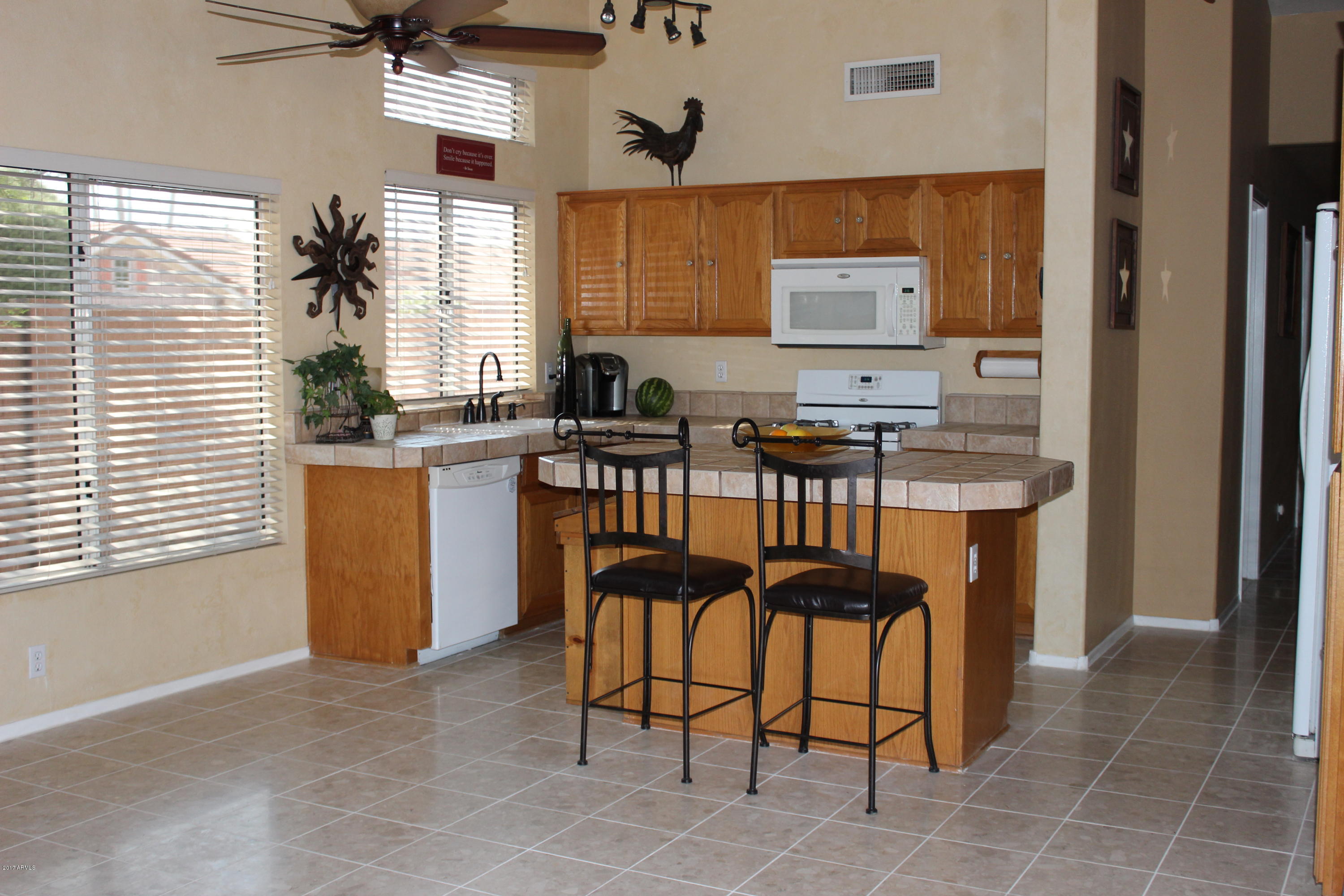 3325 East Escuda Road Phoenix, AZ 85050 - Photo 7 of 22 IMG_4329