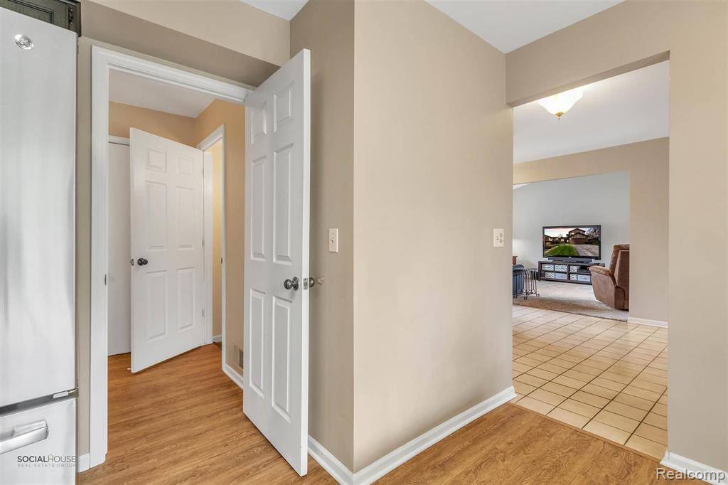 22311 Chelsea Lane Novi, MI 48167 - Photo 37 of 49