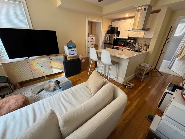 $3,550 | 65 Walden Street, Unit 2, Cambridge, MA 02140