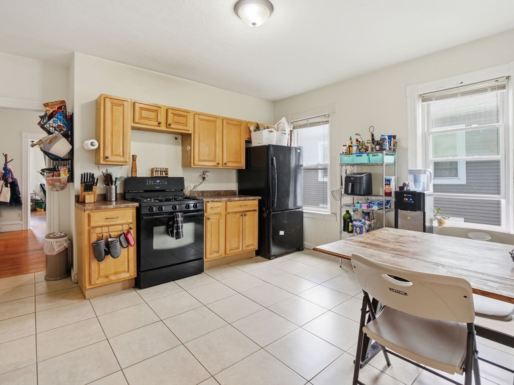 89 Gage Street Worcester, MA 01605 - Photo 18 of 41