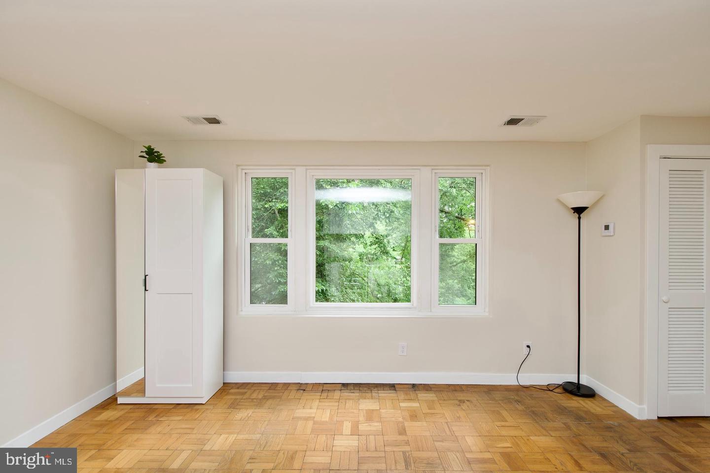 4840 MacArthur Court, Unit 504 Washington, DC 20007 - Photo 10 of 27