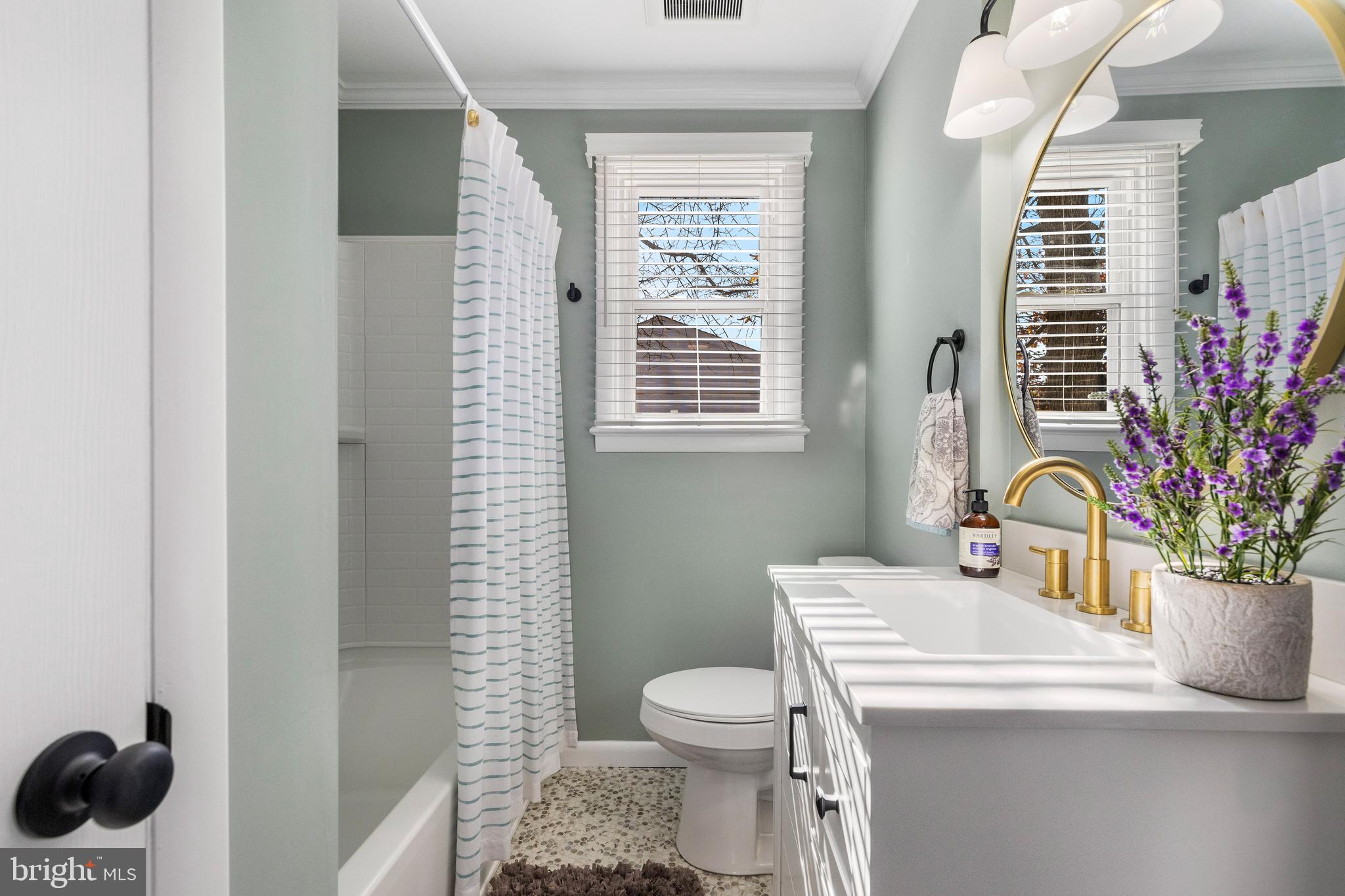 14 Alton Road Hamilton, NJ 08619 - Photo 20 of 35 Full Bathroom