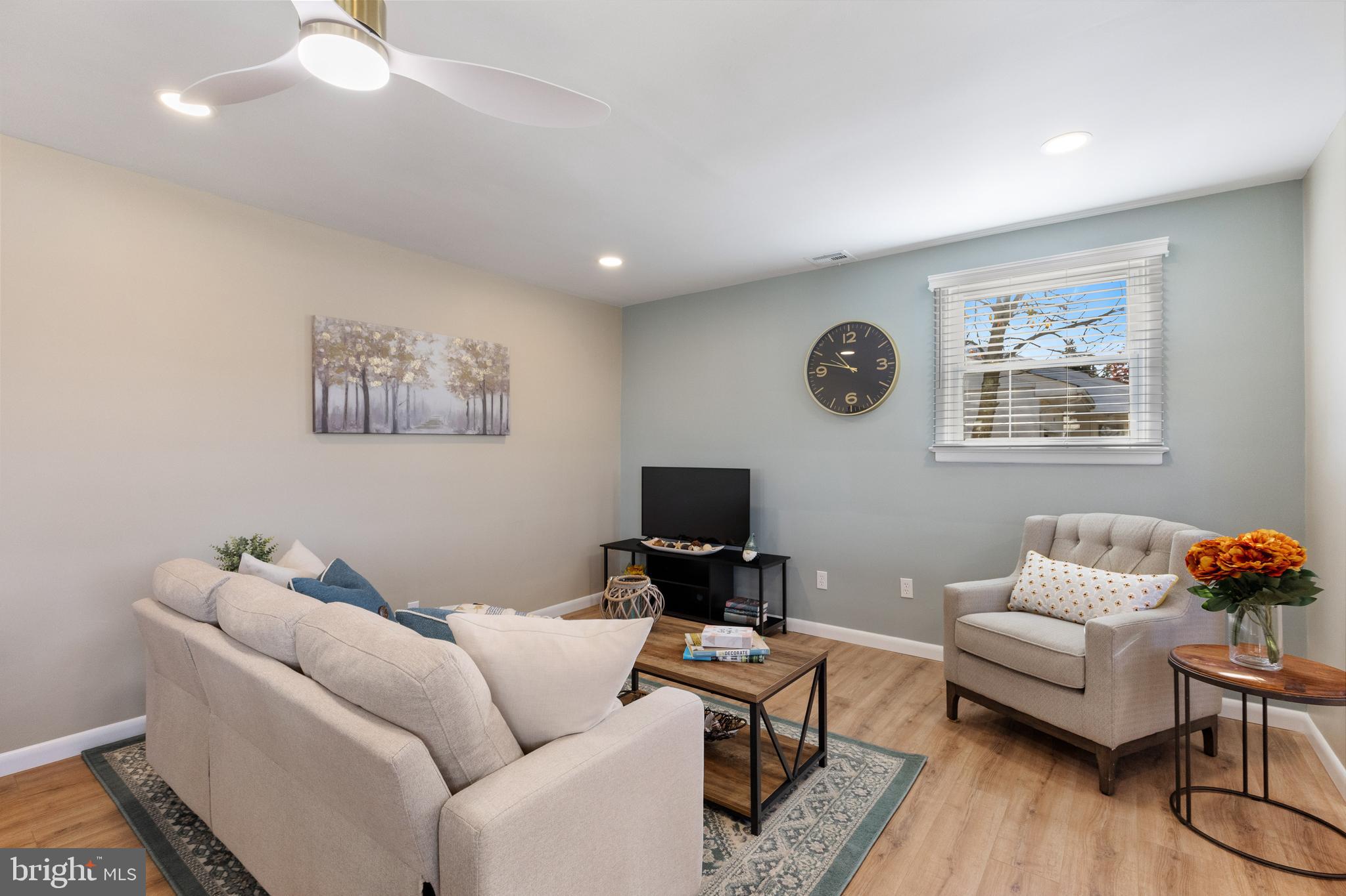 14 Alton Road Hamilton, NJ 08619 - Photo 7 of 35 Living Room