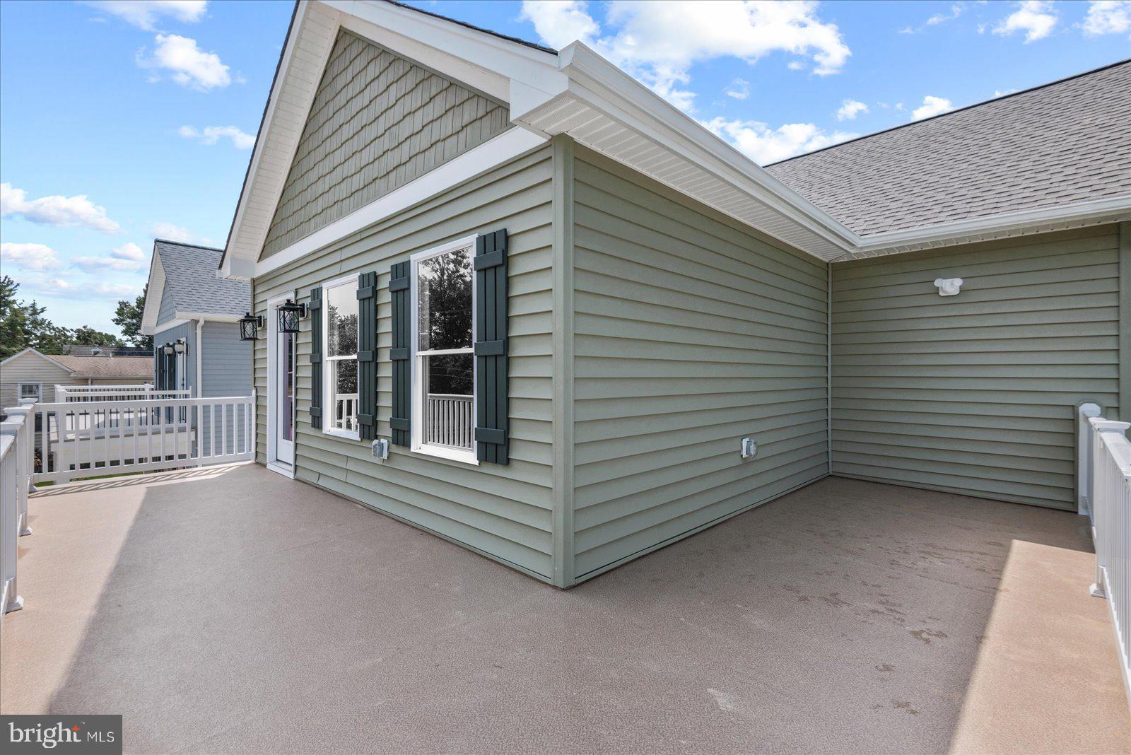 702 Taggart Street Colonial Beach, VA 22443 - Photo 31 of 64 Private Wrap Around Balcony