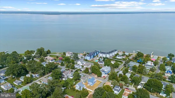 $649,999 | 702 Taggart Street, Colonial Beach, VA 22443