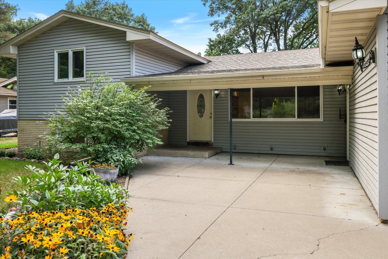 8378 Groveland Road Mounds View, MN 55112 - Photo 10 of 69 Gallery Image 10