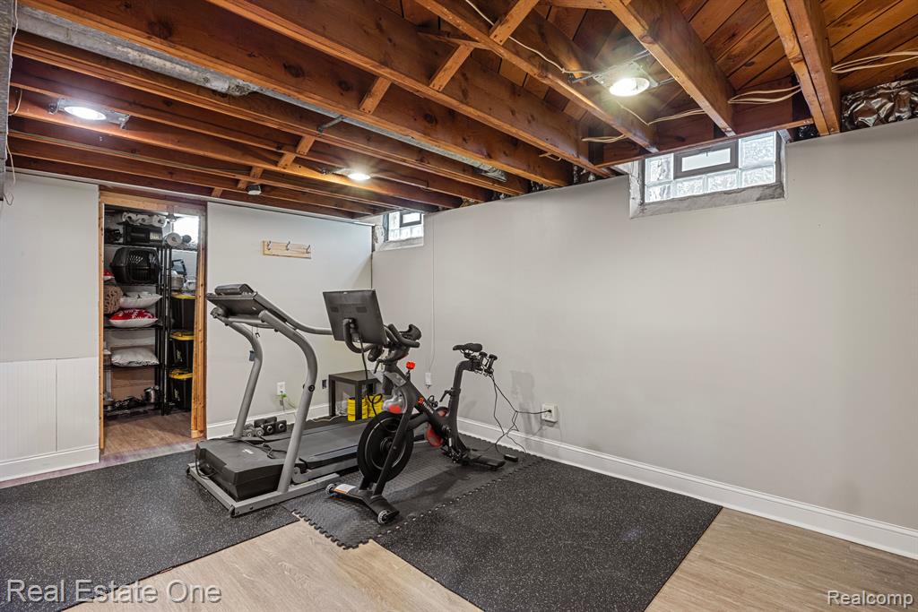 15291 Frazho Road Roseville, MI 48066 - Photo 19 of 26 Gallery Image 19