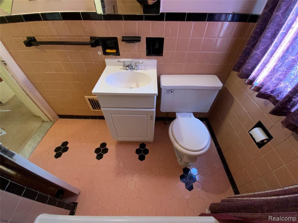 5200 Harvard Road Detroit, MI 48224 - Photo 29 of 56