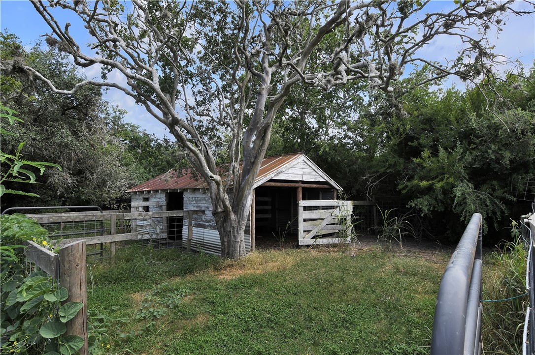 143 Austwell Road Tivoli, TX 77990 - Photo 10 of 35 Gallery Image 10