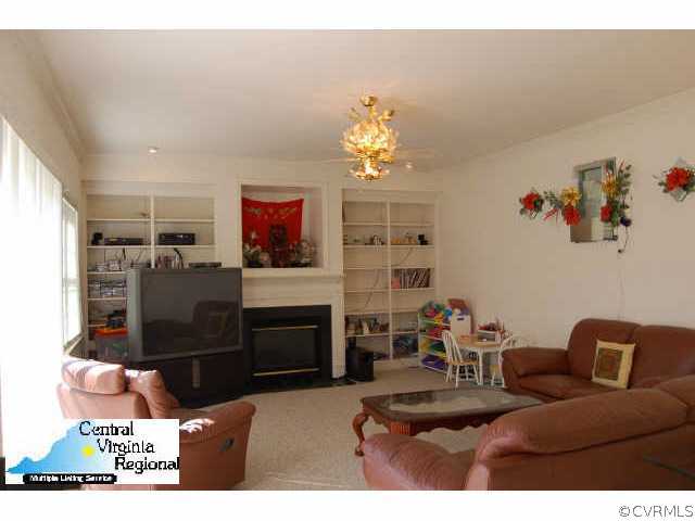 1825 Rolfe Way Richmond, VA 23238 - Photo 2 of 6 Other - Family Room w/FP and Built-ins