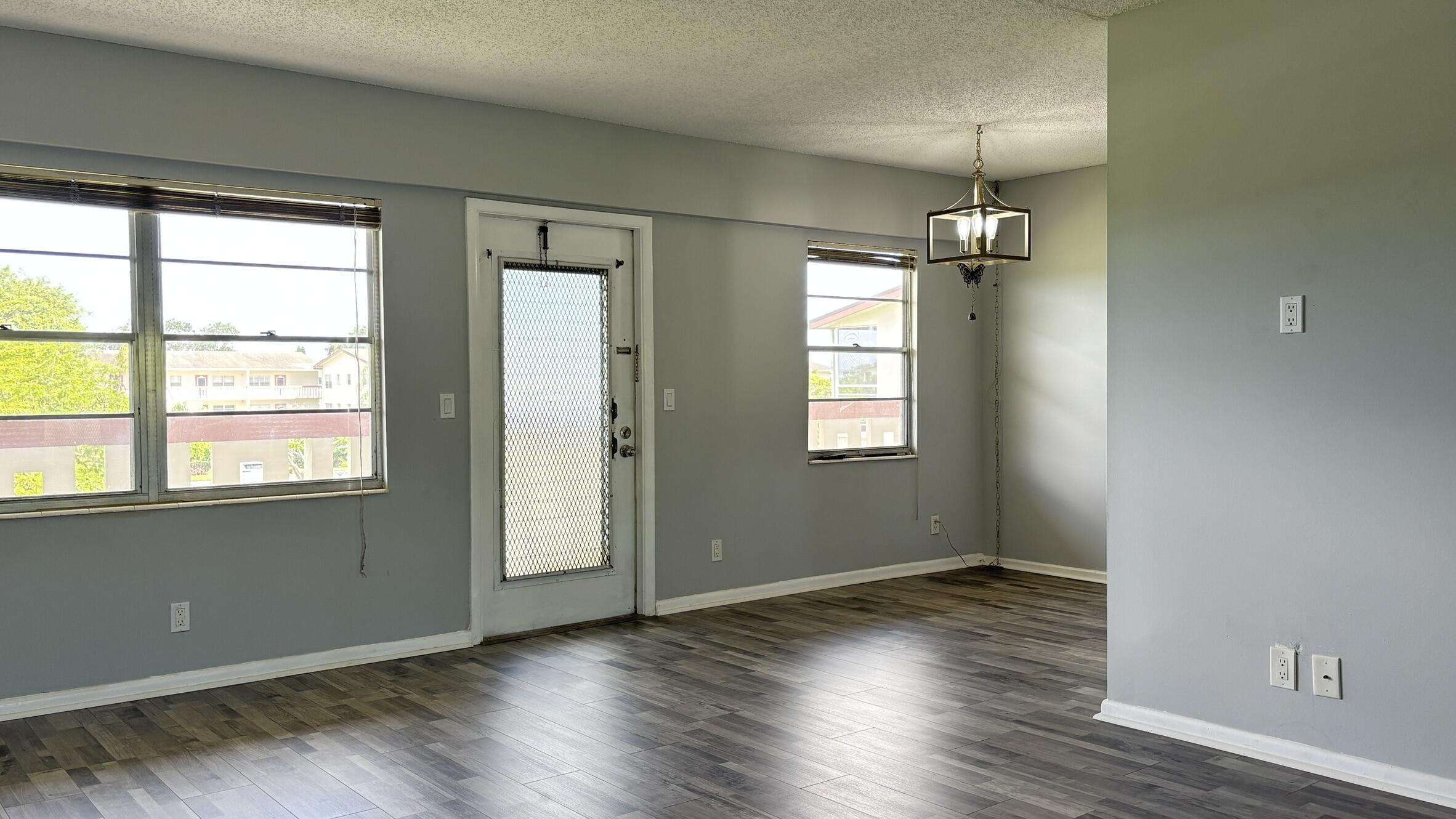 114 Preston Way Boca Raton, FL 33434 - Photo 9 of 18 07D151FB-E9B0-4DA0-BF88-77A9F31760CE_1_1