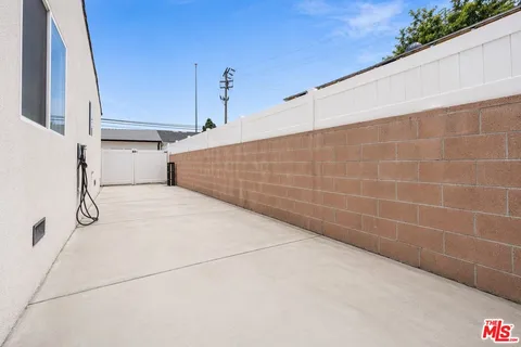 $1,199,000 | 10554 Lanark Street, Sun Valley, CA 91352