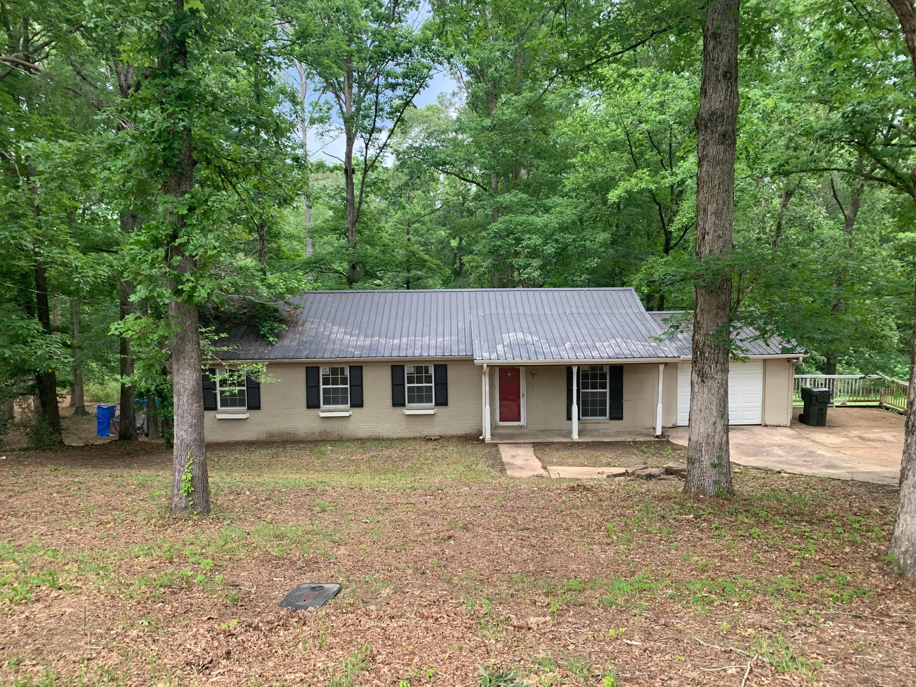 1109 Cherokee Road Jasper, AL 35501 - Photo 1 of 22 Gallery Image 1