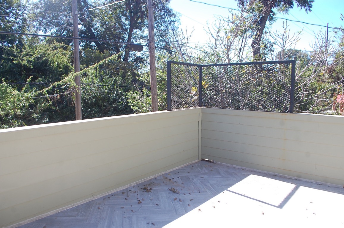 1707 Garden Street, Unit B Austin, TX 78702 - Photo 32 of 33 View of balcony