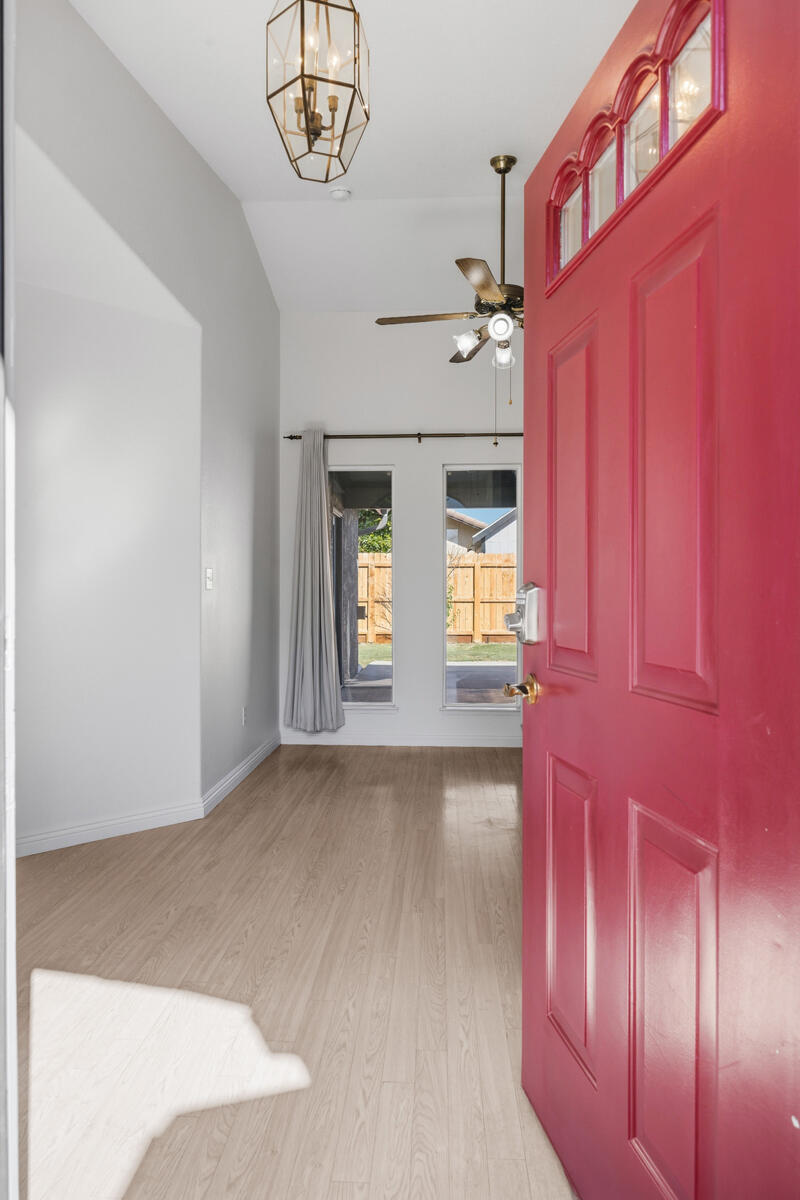 1752 Modoc Avenue Tulare, CA 93274 - Photo 5 of 45 05 - Front Door
