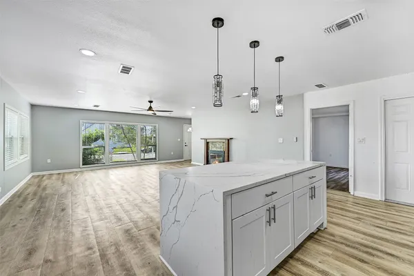 $2,100 | 2328 Wimcrest Street, Galveston, TX 77551