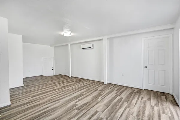 $2,100 | 2328 Wimcrest Street, Galveston, TX 77551