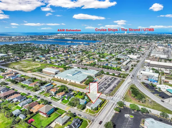 $2,100 | 2328 Wimcrest Street, Galveston, TX 77551