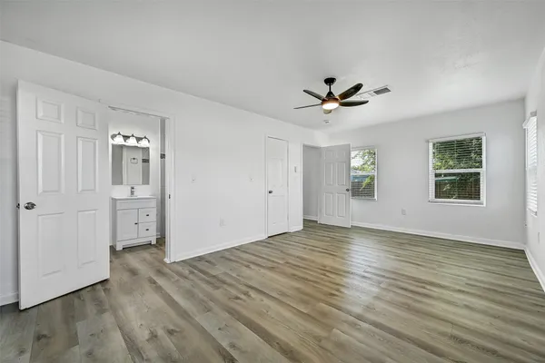 $2,100 | 2328 Wimcrest Street, Galveston, TX 77551