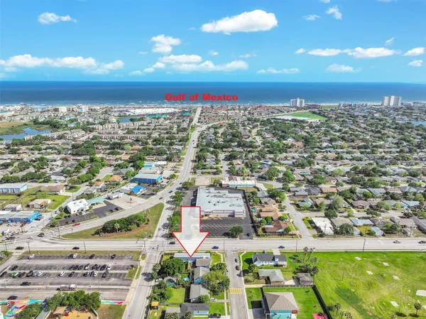 $2,100 | 2328 Wimcrest Street, Galveston, TX 77551