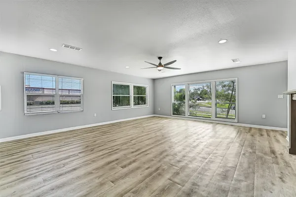 $2,100 | 2328 Wimcrest Street, Galveston, TX 77551