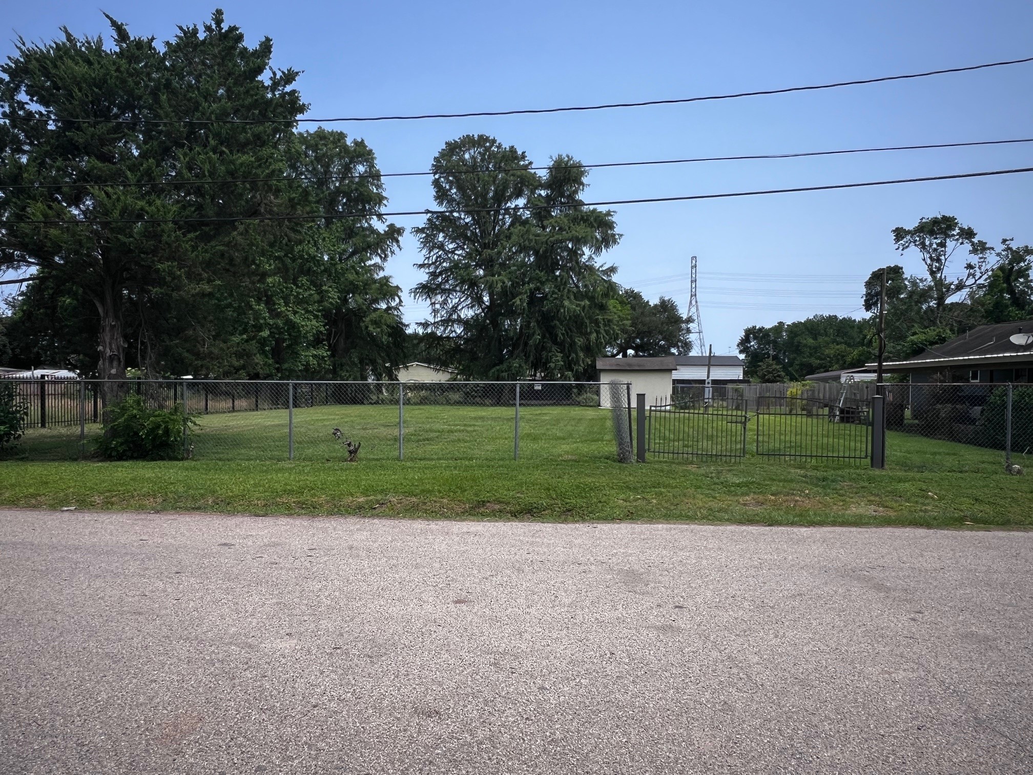 3405 King Street Houston, TX 77026 - Photo 2 of 6 a view of a kids park
