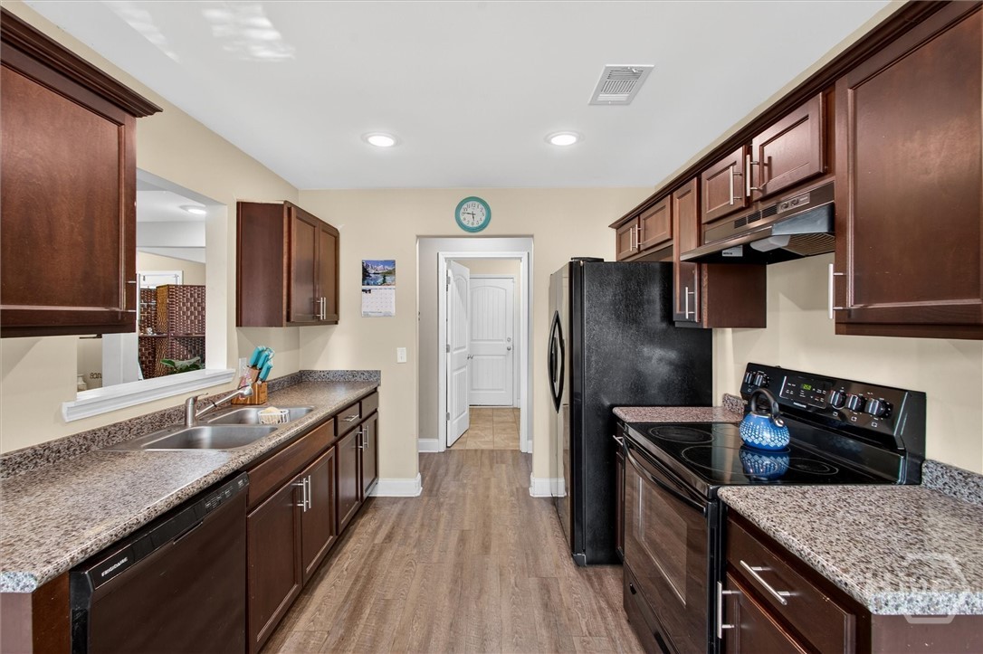 220 Crape Myrtle Court Springfield, GA 31329 - Photo 16 of 34