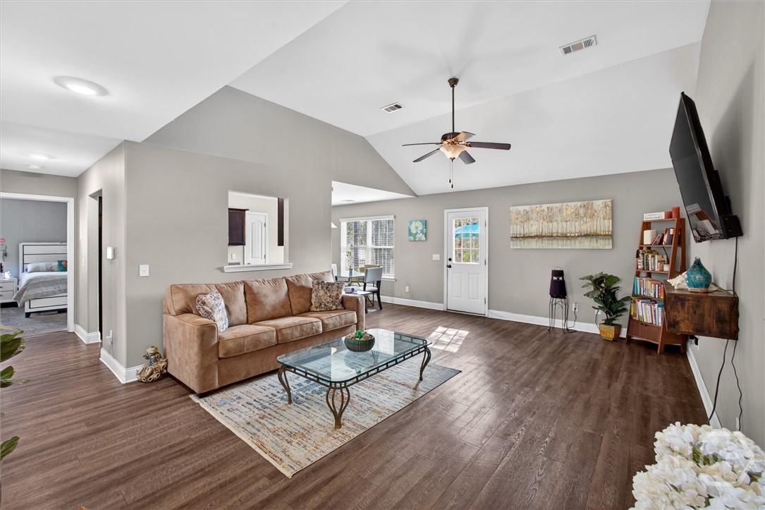 220 Crape Myrtle Court Springfield, GA 31329 - Photo 6 of 34