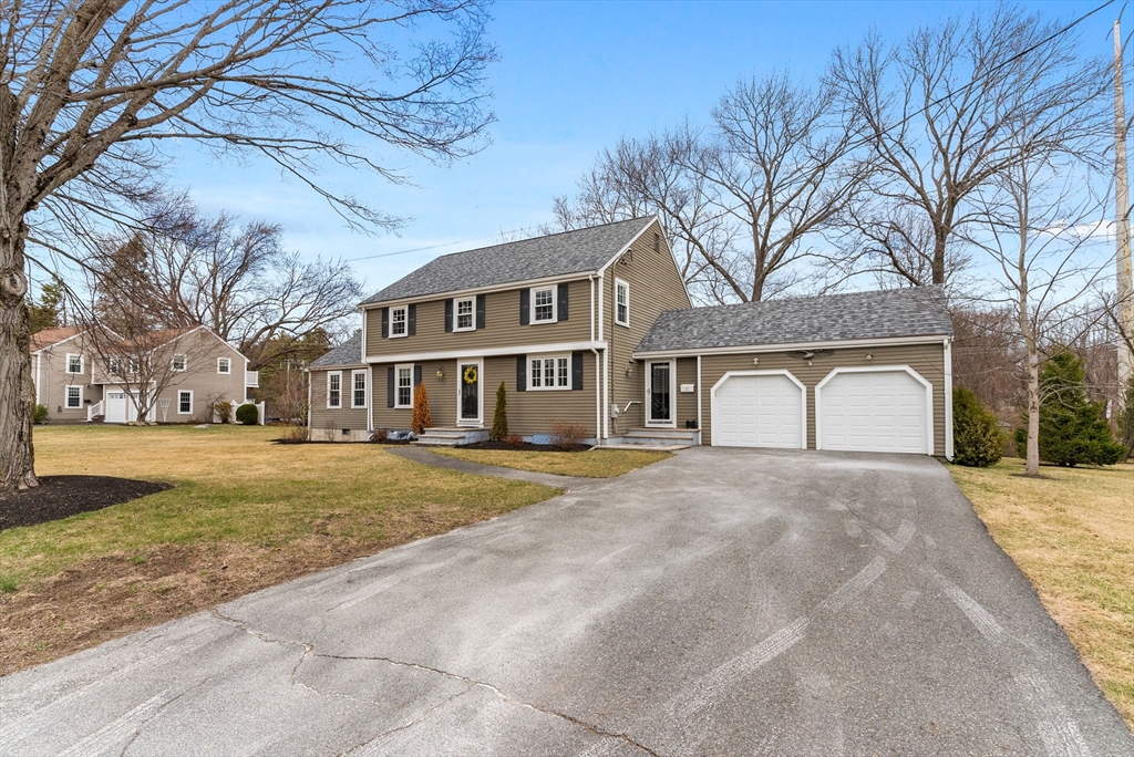 15 New Meadow Road Lynnfield, MA 01940 - Photo 3 of 37