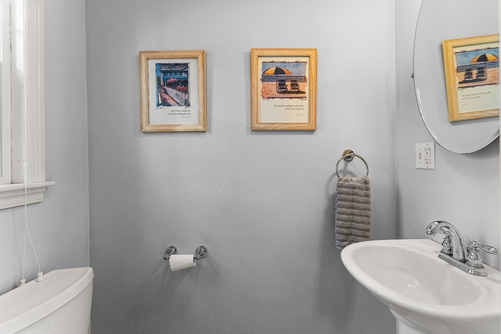 15 New Meadow Road Lynnfield, MA 01940 - Photo 8 of 37