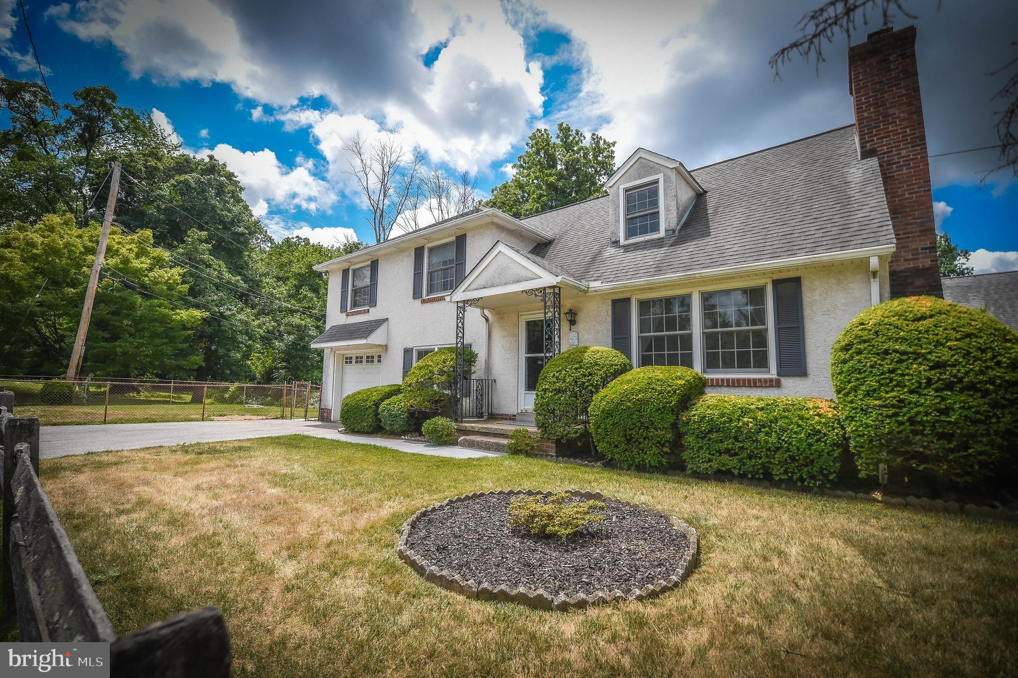 287 South Devon Avenue Wayne, PA 19087 - Photo 2 of 3