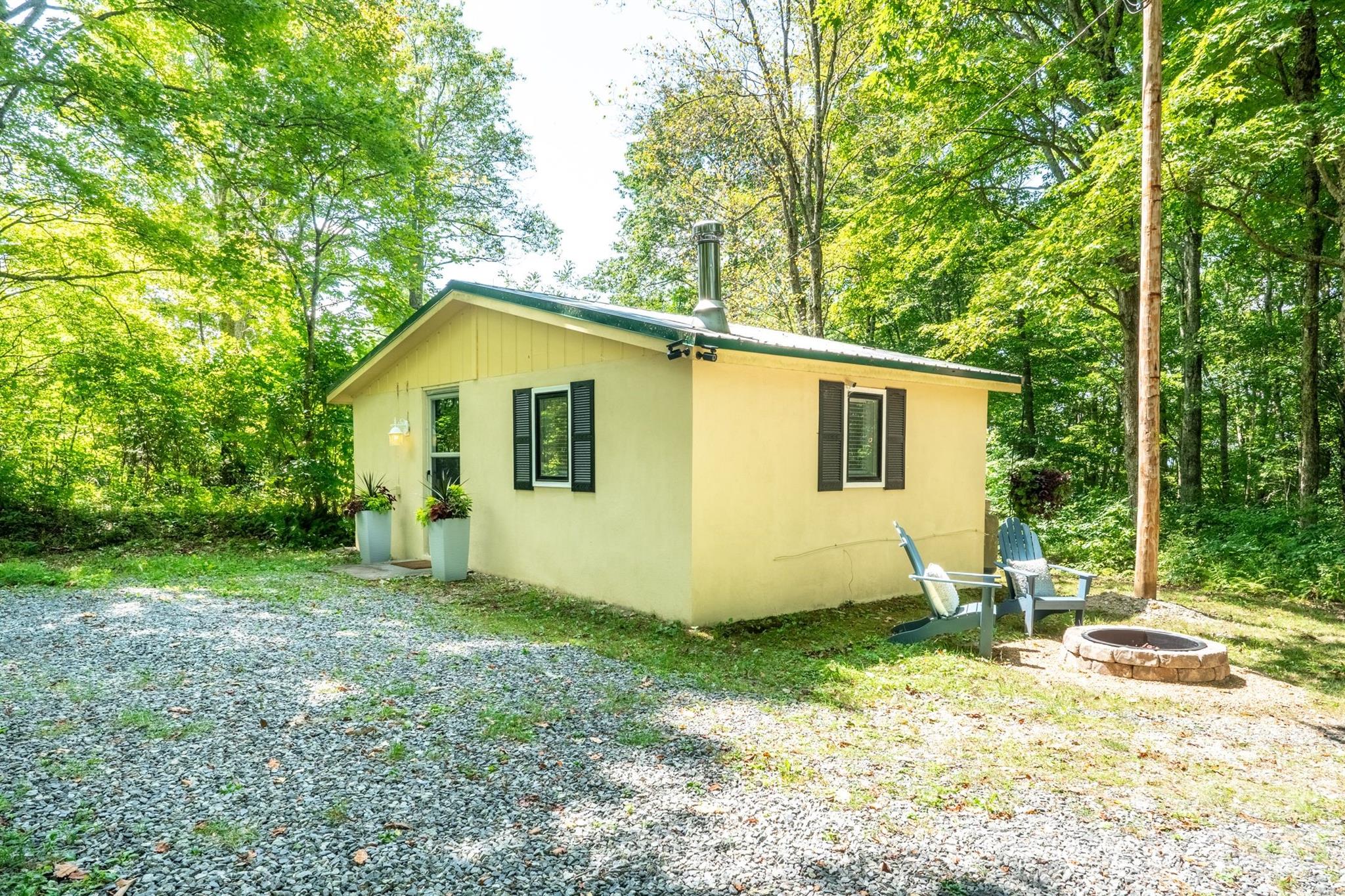 2777 Hickory Nut Gap Road Newland, NC 28657 - Photo 25 of 27