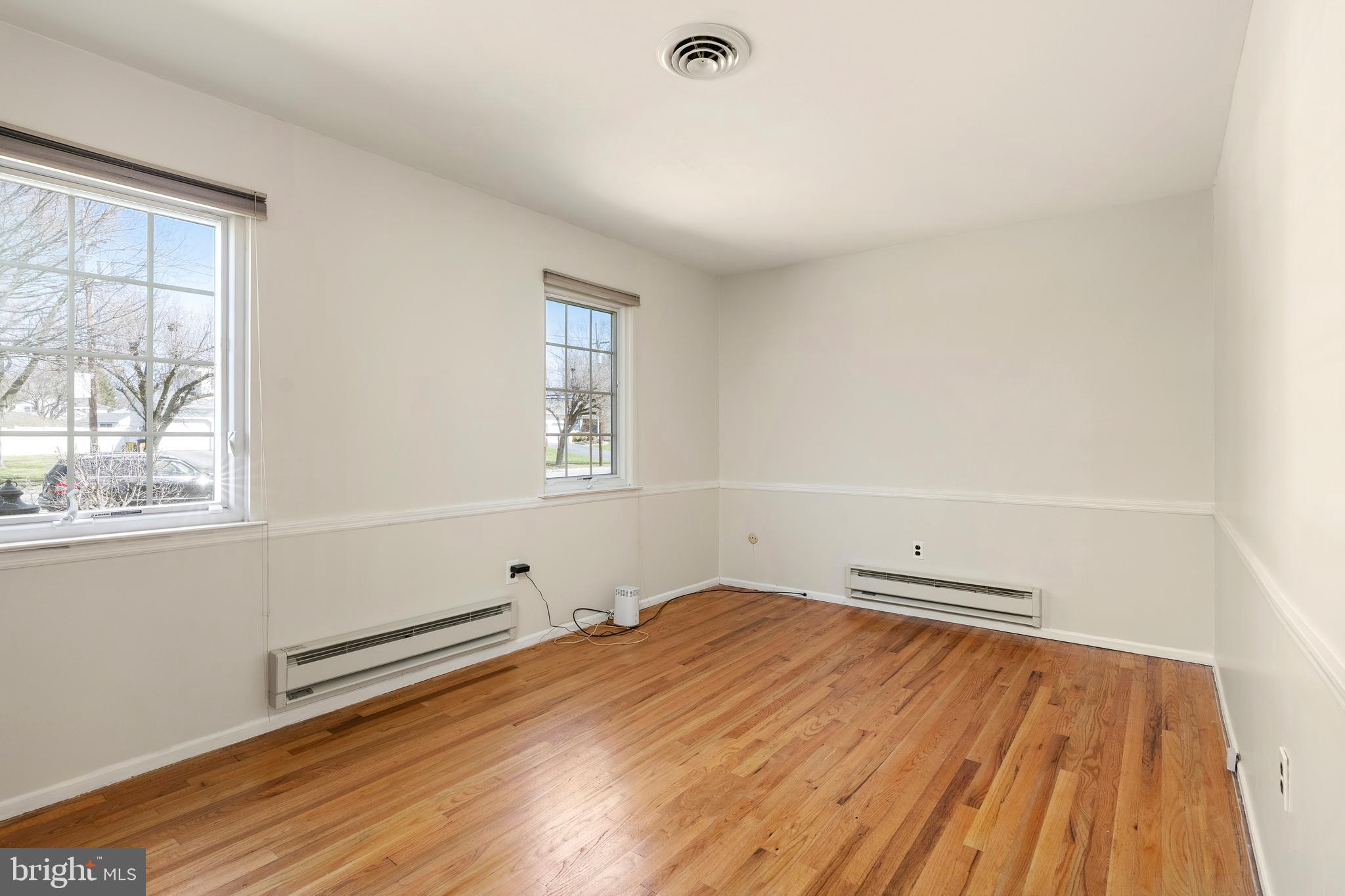 477 Flock Road Hamilton, NJ 08619 - Photo 17 of 27 Bedroom 2