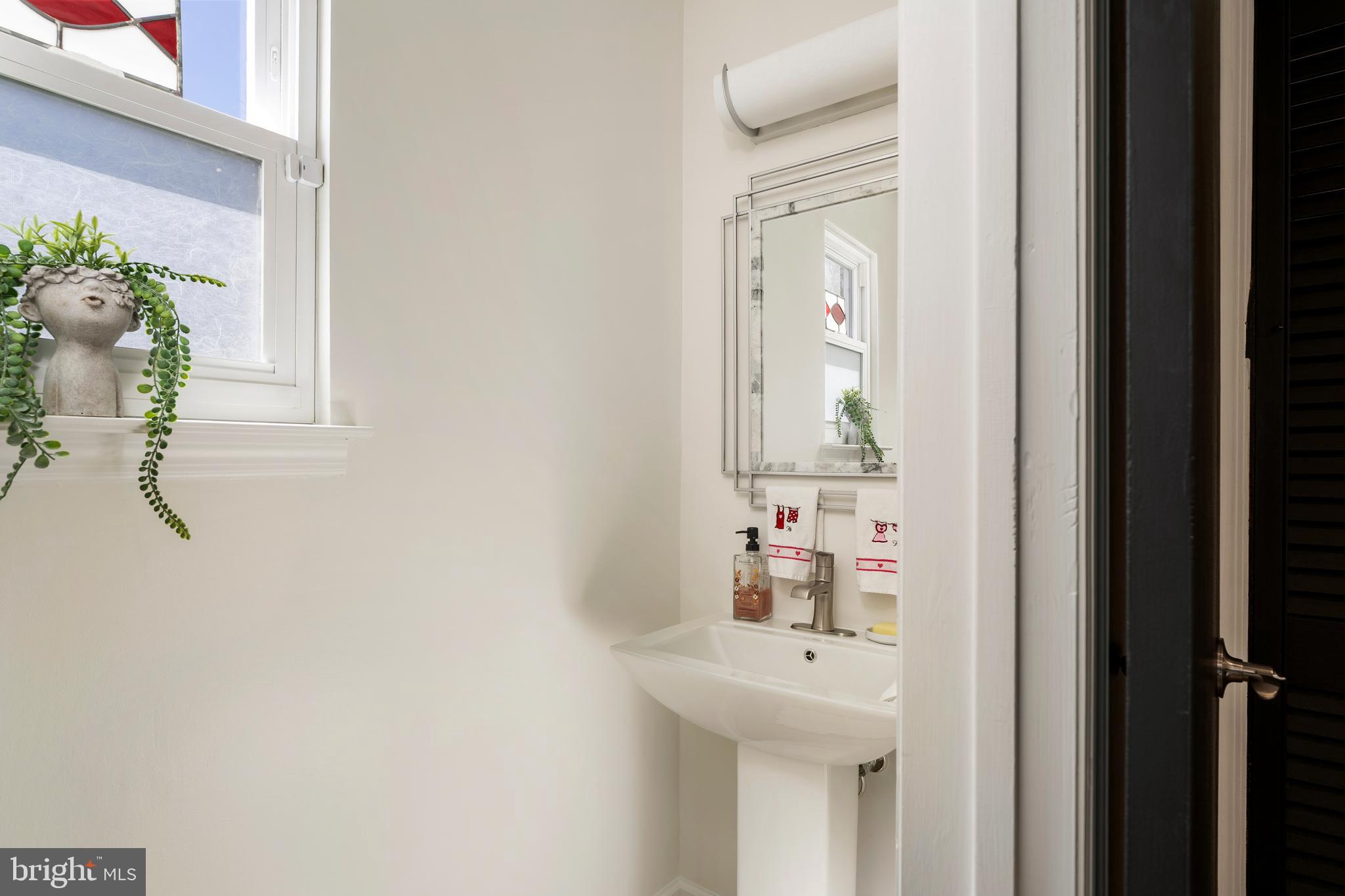 477 Flock Road Hamilton, NJ 08619 - Photo 21 of 27 Half bath