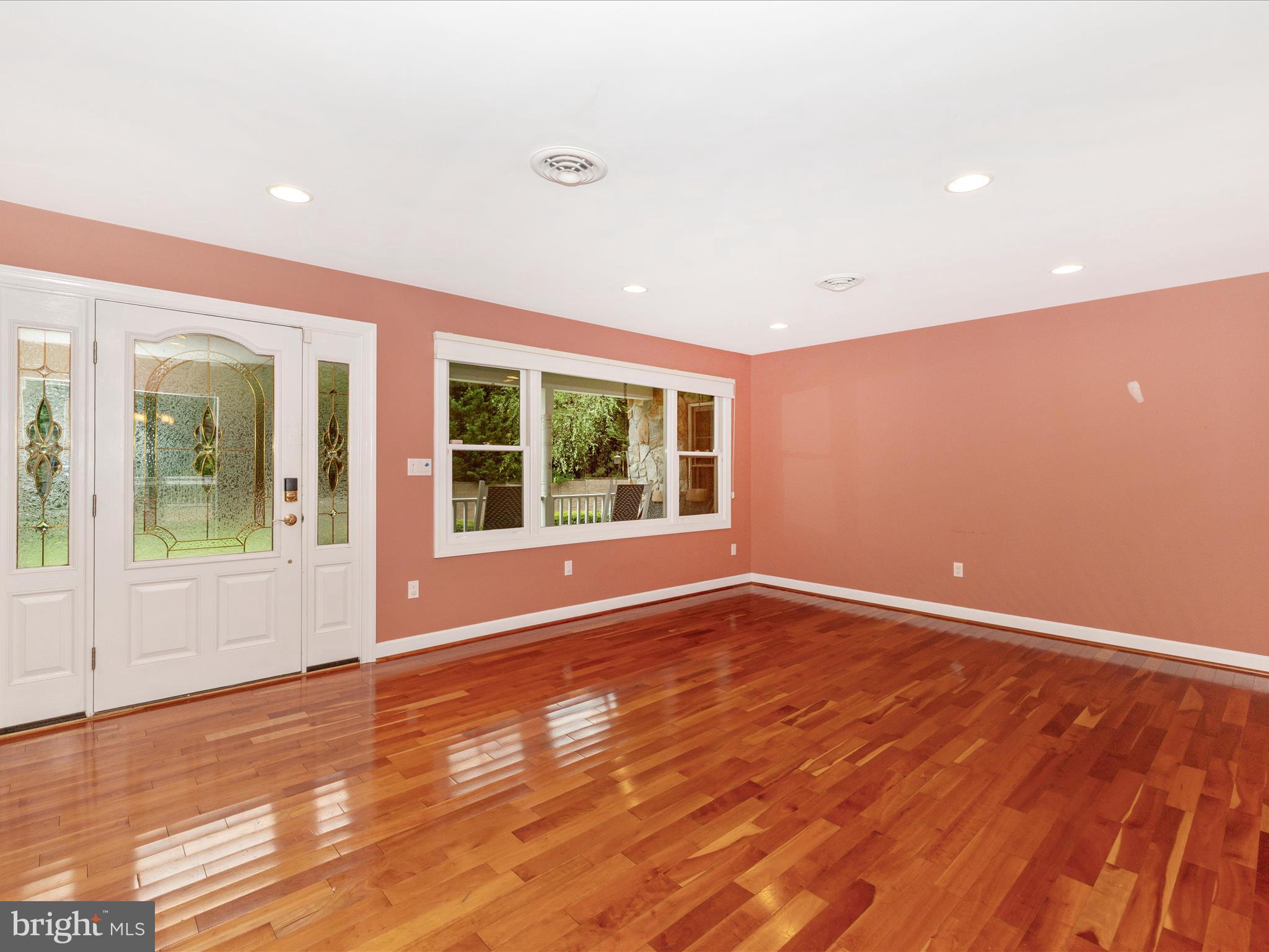 6119 Davis Road Woodbine, MD 21797 - Photo 6 of 47 Living Room